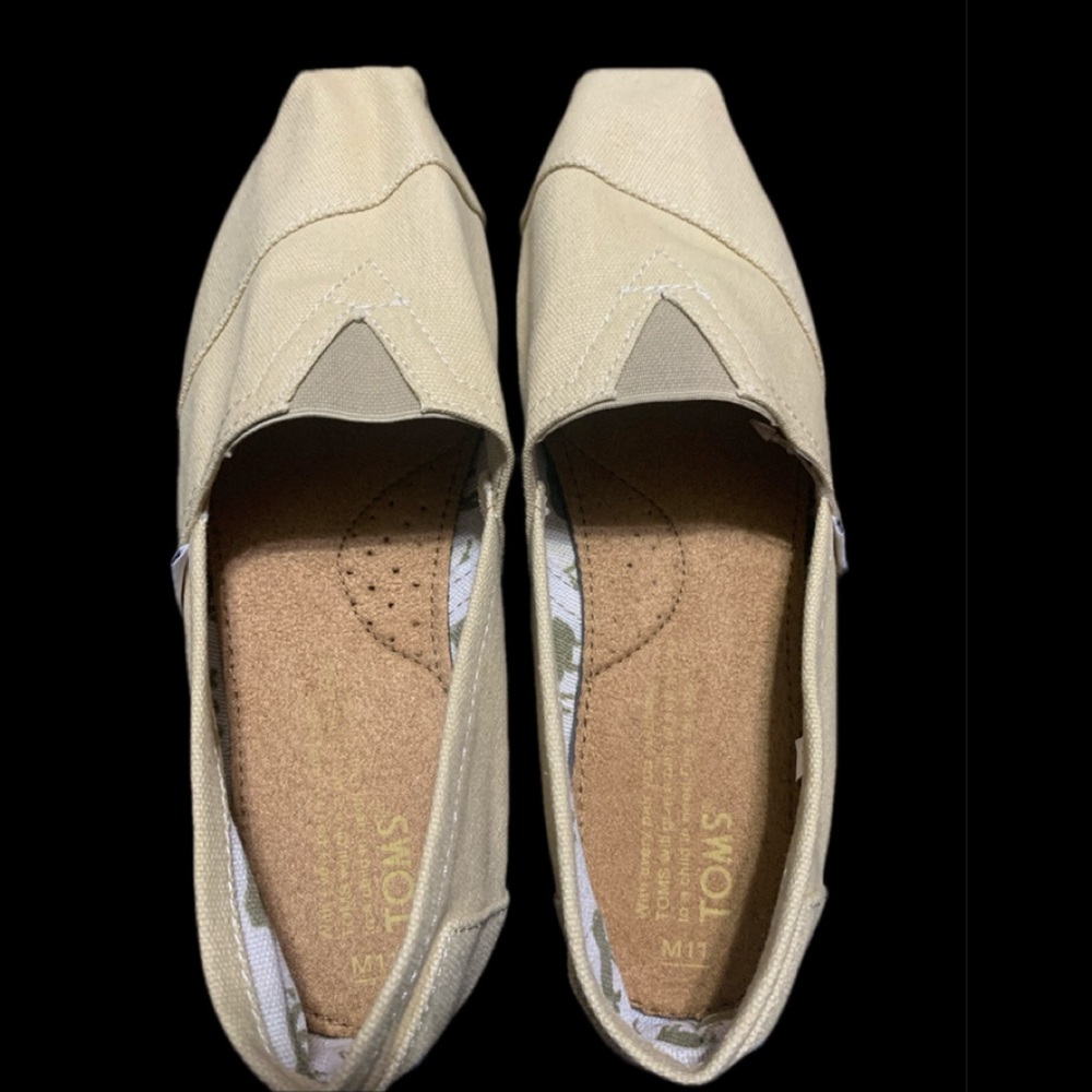 Toms New without tags